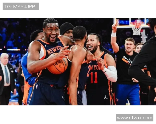 尼克斯队友因乔丹克拉克森被罚下而欢笑球队轻松战胜篮网取得大胜134-98 尼克斯队友因乔丹克拉克森被罚下而欢笑球队轻松战胜篮网取得大胜134-98